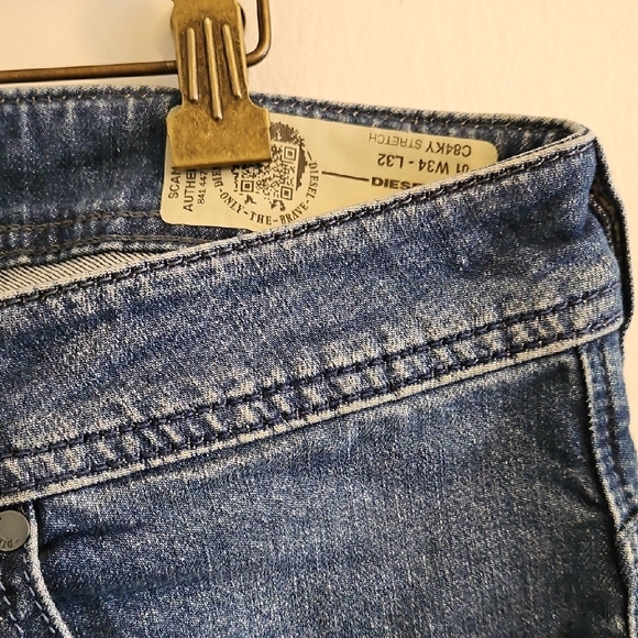 Men's Blue Jeans - Picture 3 of 7